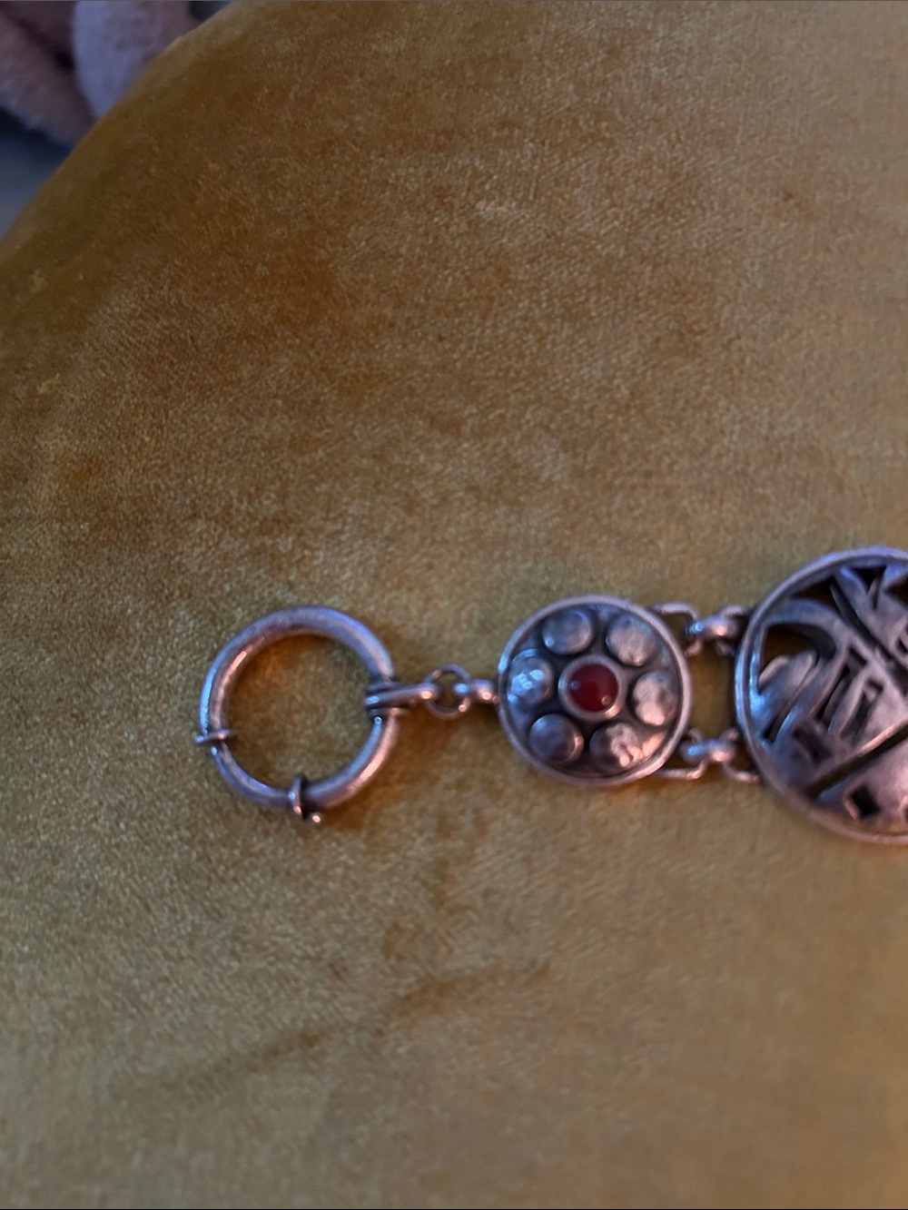 Silver Green Stone Floral Motif Bracelet - Picture 5 of 10